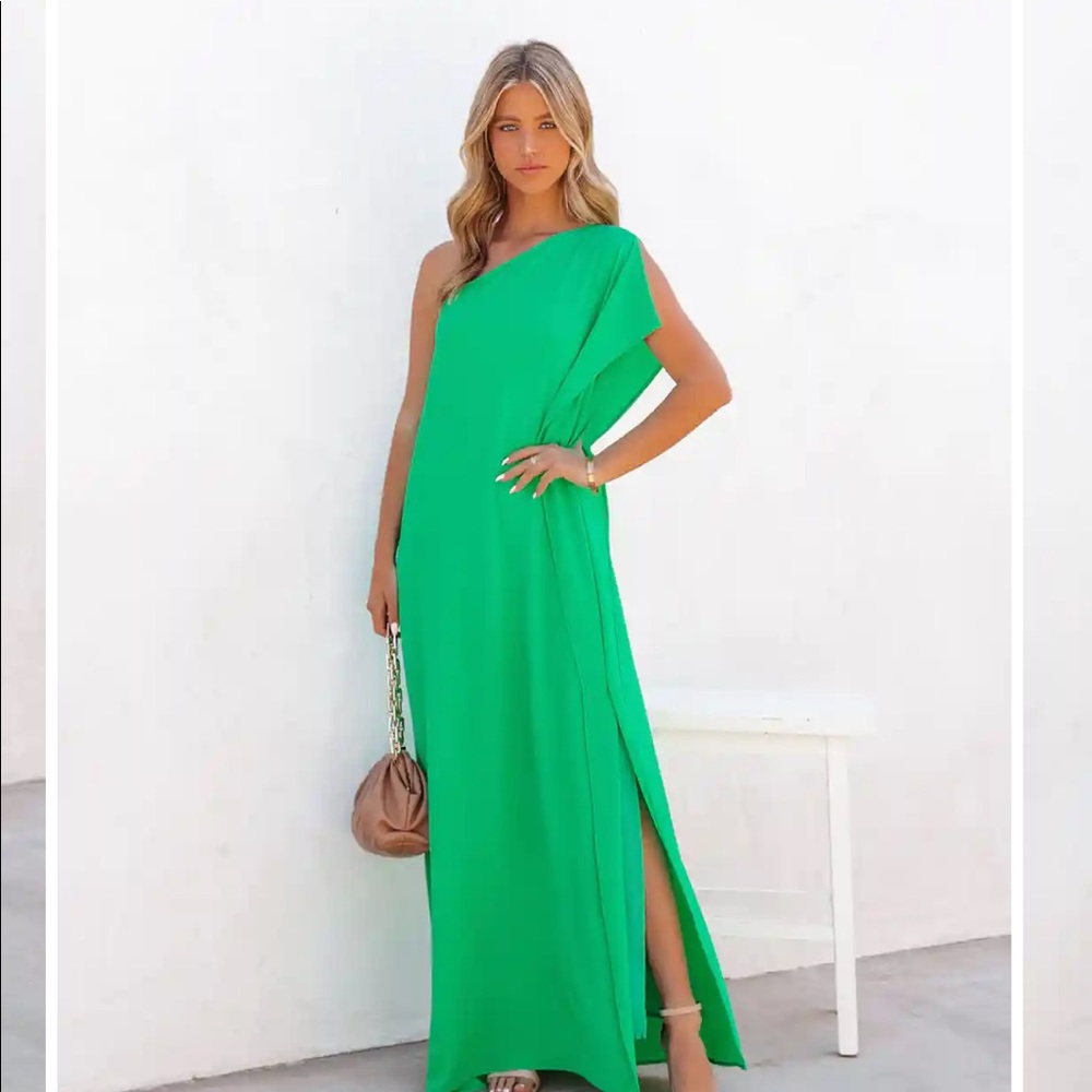 ONE SHOULDER STATEMENT MAXI DRESS - EMERALD